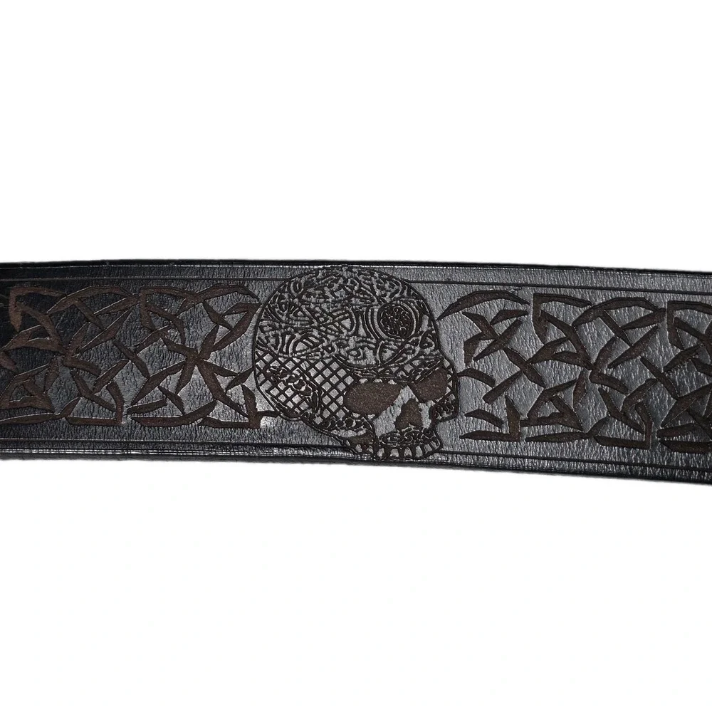 Embossed Skulls Leather Belt Men's Size 44 Made In India Black/Brown